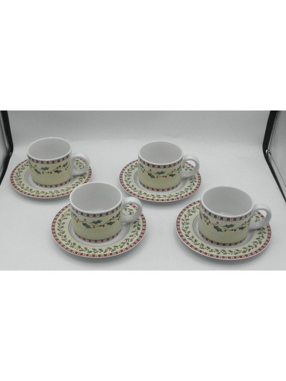 Christmas Bears by Sakura Flat Cup & Saucer Set of 4 Pattern Code: SAKCHB
